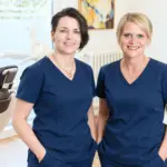 Dr. Marisa Dietz und Nadine am Behandlungsstuhl